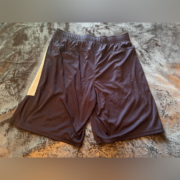 Old Navy Active Go Dry Shorts Size M - Picture 4 of 14